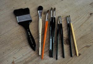 Watercolor Tools for Beginners - Choose the right brush, natural hair or synthetic. Your brush needs a good point.